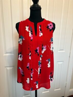 41 Hawthorn Red Floral Sleeveless Pleat-Front Blouse